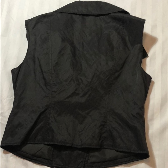 BLACK vest - Picture 2 of 3